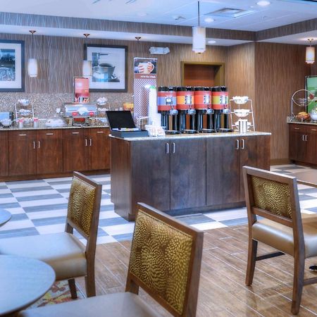Hampton Inn Кристъл Ривър Екстериор снимка